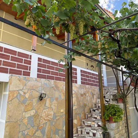 Sunhome Ismailaj Гостевой дом