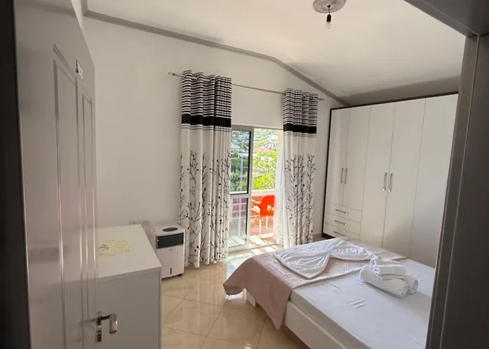 Sunhome Ismailaj בית הארחה